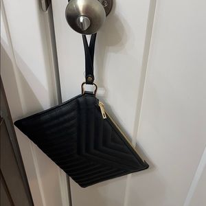 Women’s wristlet